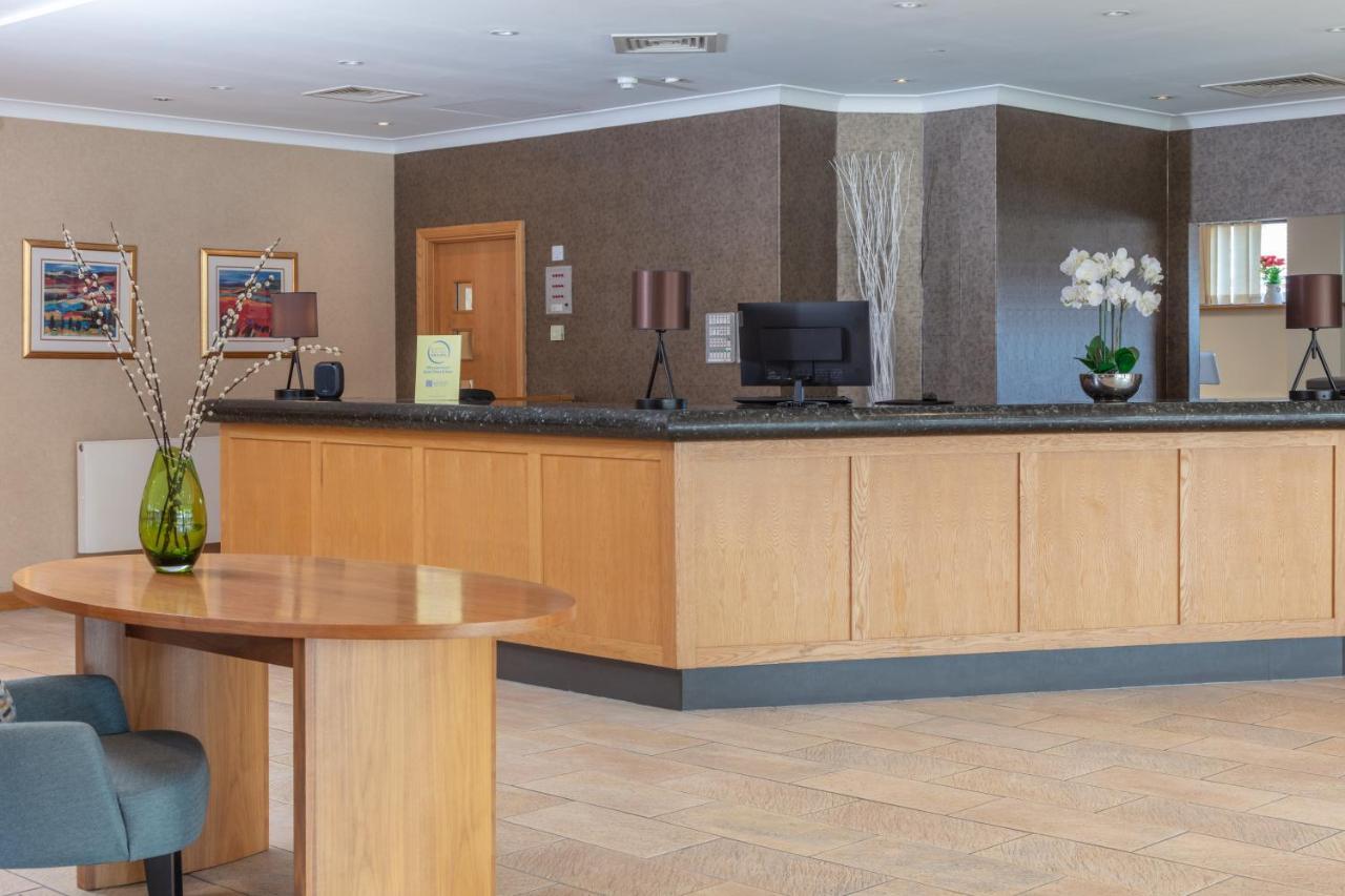 Hampshire Court Hotel & Spa Basingstoke Exterior foto