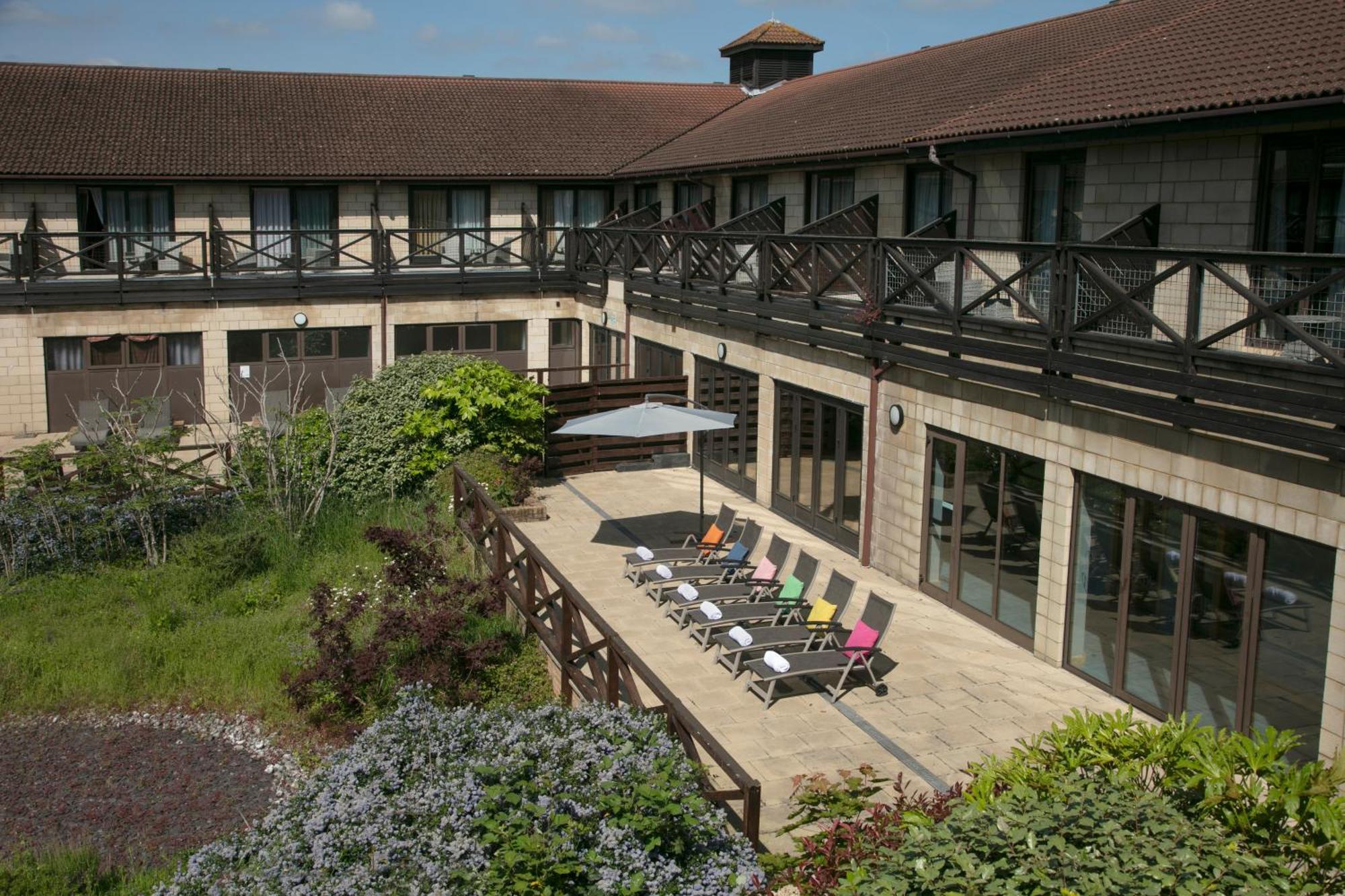 Hampshire Court Hotel & Spa Basingstoke Exterior foto
